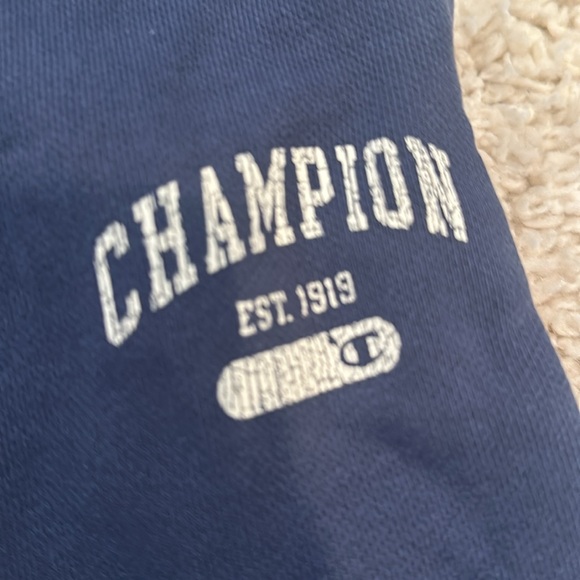 Champion from PAC Sun. Womens size S, distressed edge, thick, great condition - Picture 2 of 3